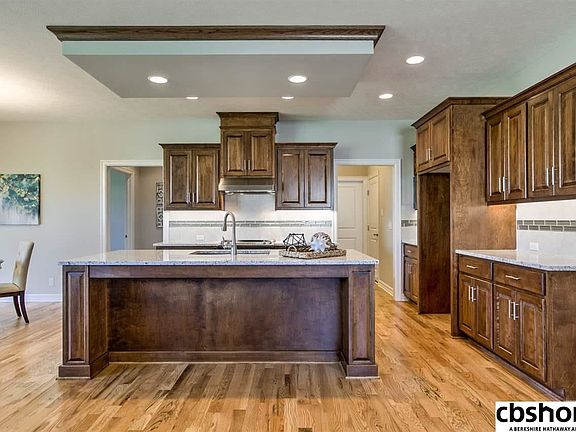 3rd image of 18706 Schofield Dr
