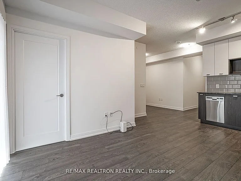 275 Village Green Sq #3315 — Photo 12