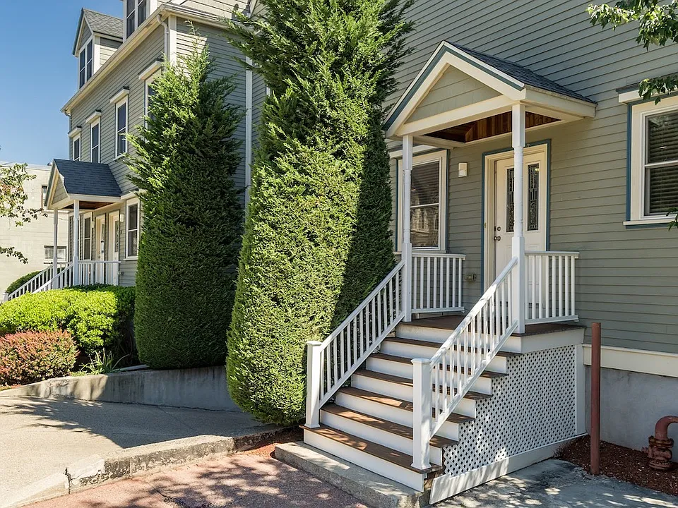 2 Sherman Ct