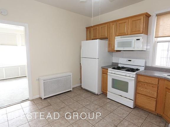 3rd image of 4022 N Campbell Ave #1