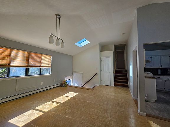 2nd image of 85 Venice Ave #2