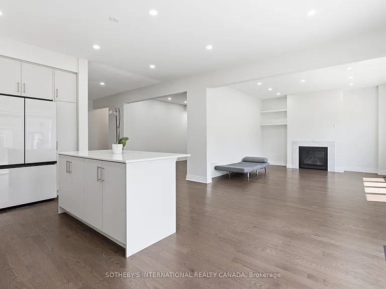 32 Bermondsey Way — Photo 10