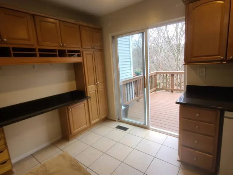15205 Valley Stream Dr — Photo 4