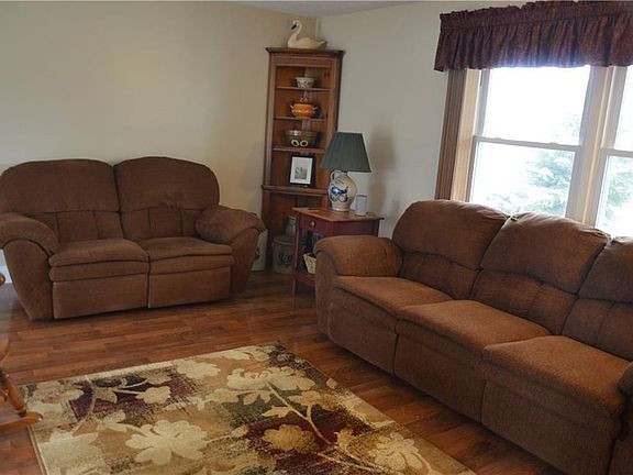 5th image of 127 Centennial Ln