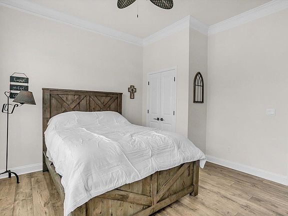 3rd image of 1734 Wabash Pl