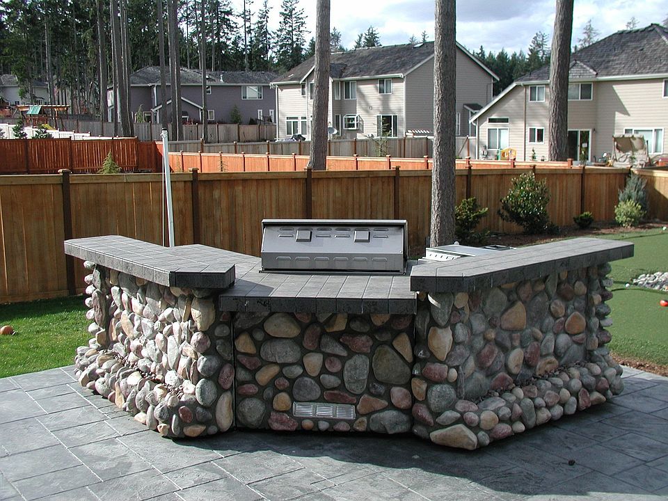 Outdoor Kitchen