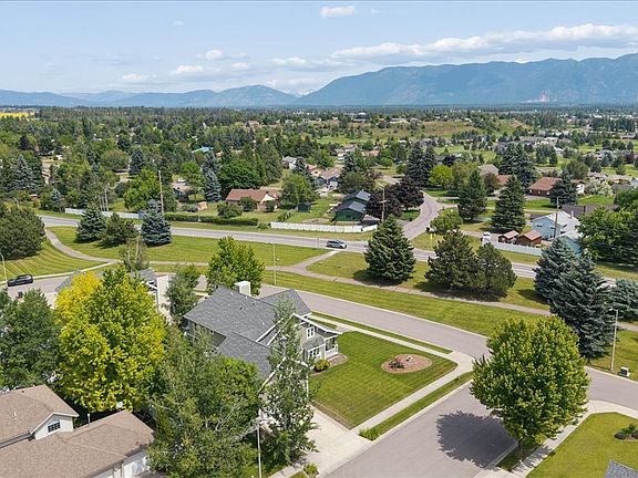 4th image of 39 Mountain Park Ln