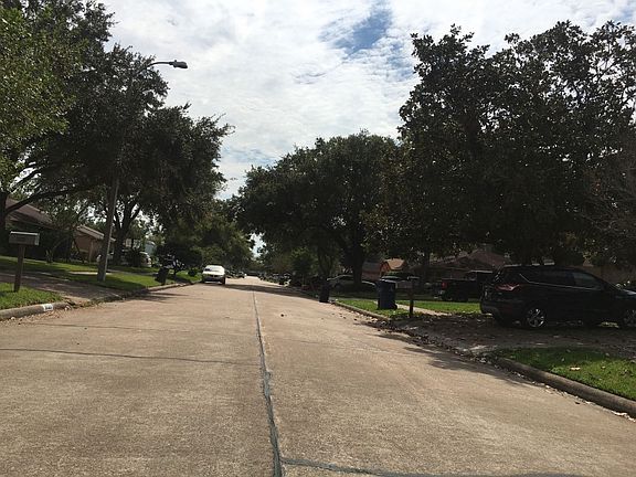 4th image of 16314 Forest Bend Ave