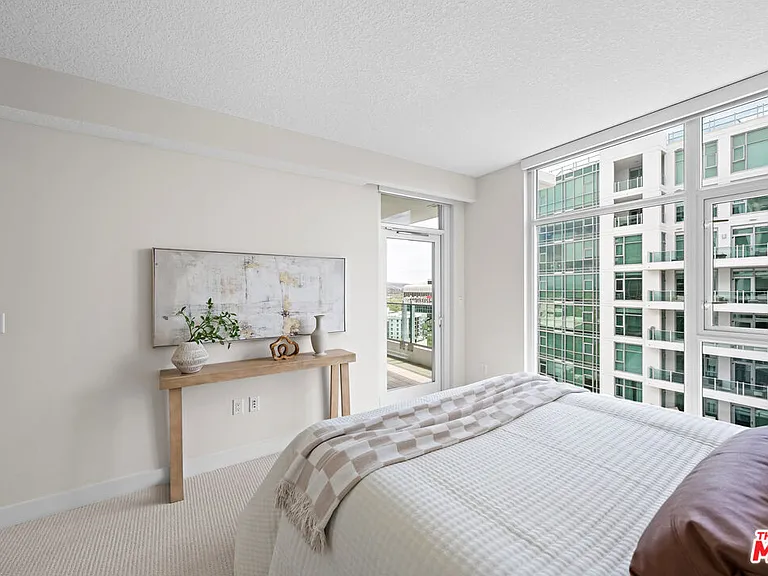 3141 Michelson Dr #1506 — Photo 28