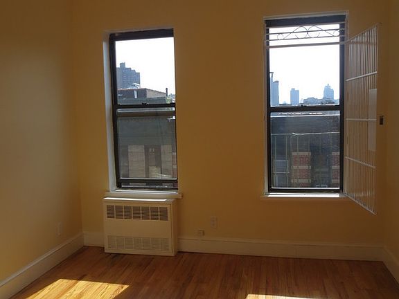 5th image of 21 Leroy St APT 23