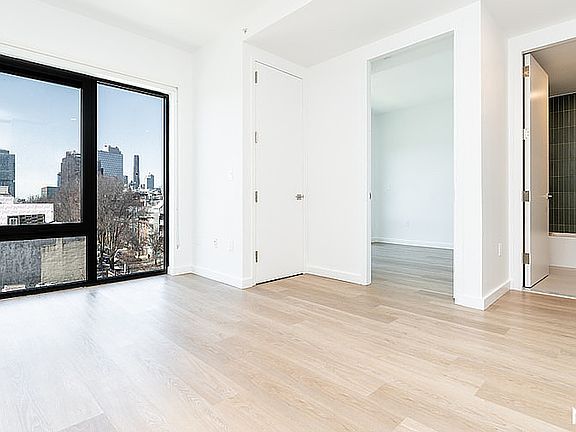 4th image of 527 Grand Ave #504