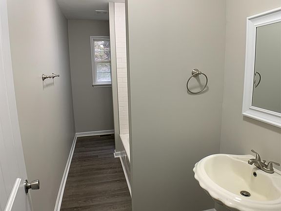 4th image of 618 Brook Forest Dr