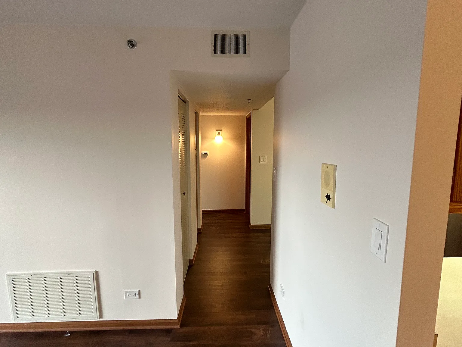 2 bed, 1100 sqft, $2,150 — Photo 4