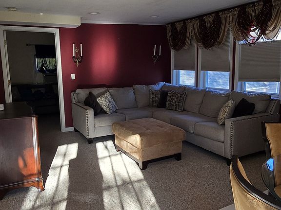 Living Room Area
Showing sunlight