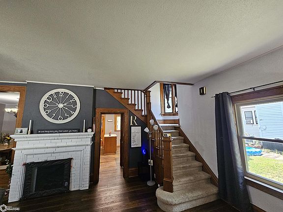 4th image of 707 Leonard St