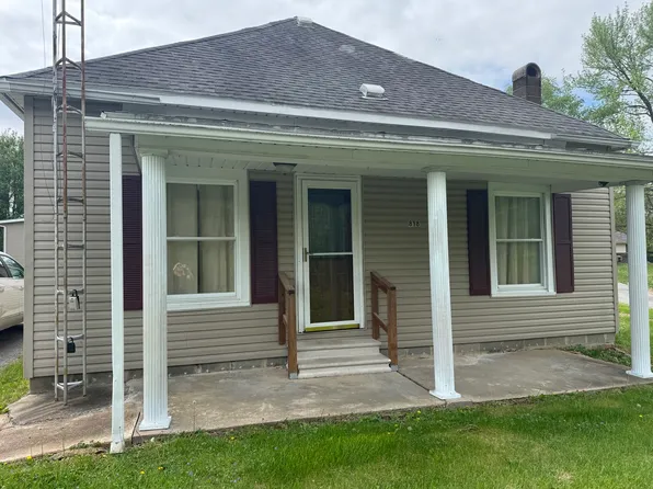 818 E Belleville Ave, Christopher, IL 62822