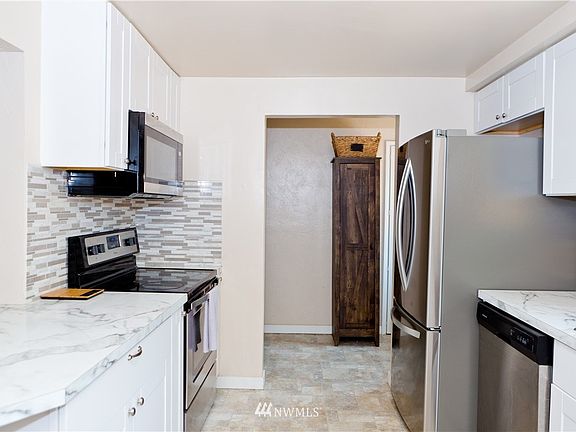5th image of 1718 W Lakeside Dr