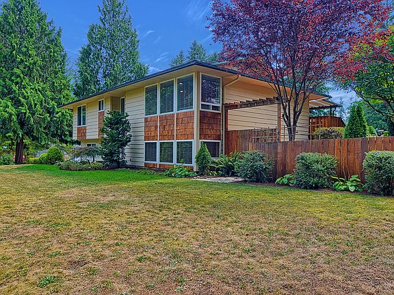 2nd image of 18625 NE 161st Pl