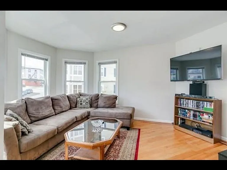 25-27 Dorchester St #2 — Photo 6