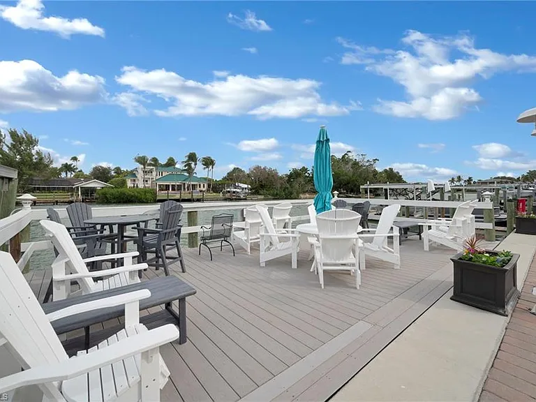 1950 Gulf Shore Blvd N #113 — Photo 2