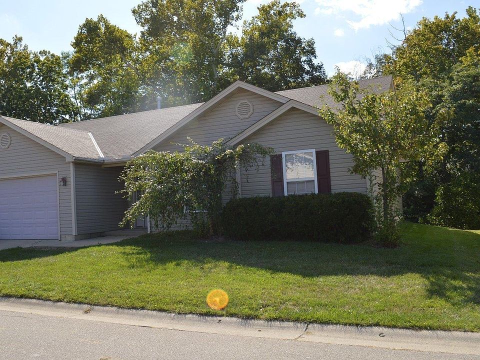 1st image of 62 W Persimmon Dr