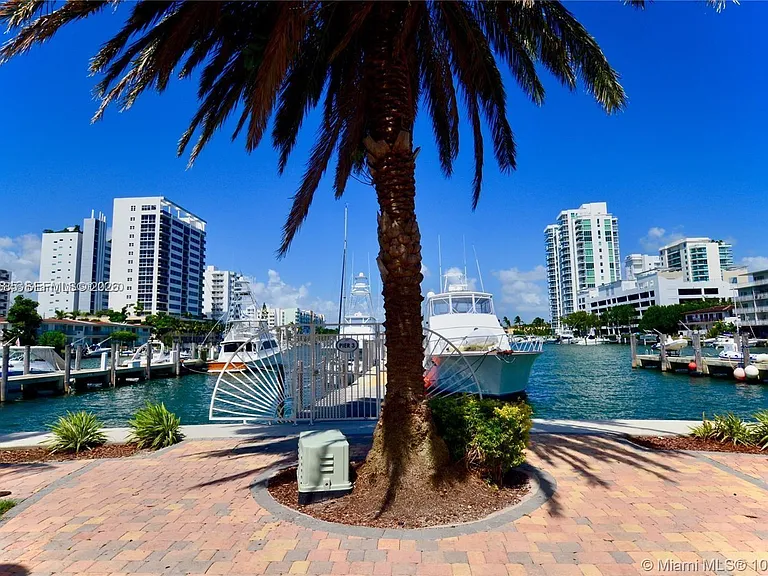 7900 Harbor Island Dr #806 — Photo 28