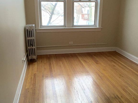 4th image of 3550 N Keeler Ave #2E