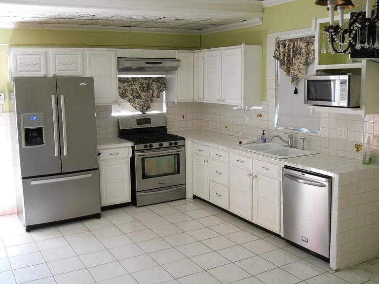 53 Wilson Ave — Photo 5