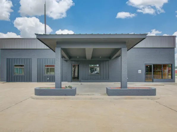 401 E Main St, Eagle Lake, TX 77434