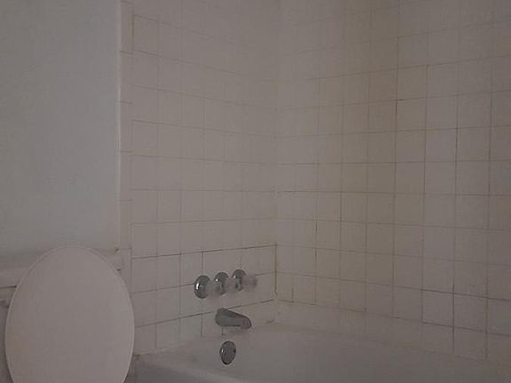 Bathroom, sorry no lights