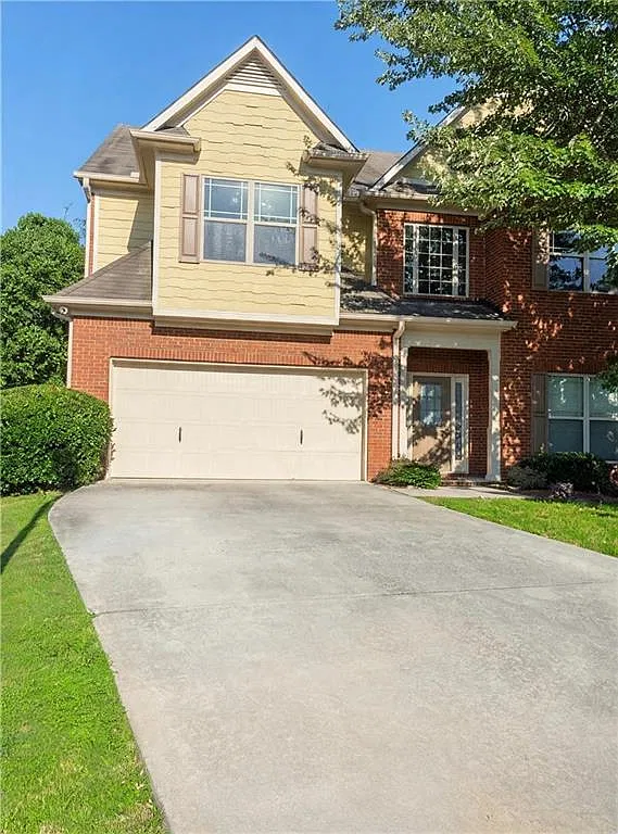 4 bed, 2.5 bath, 3133 sqft, $2,700 — Photo 1