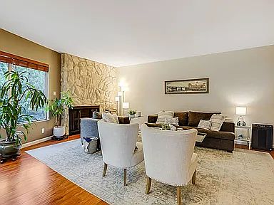 3rd image of 1122 Peck Dr #104A