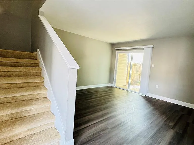 4016 Woodfern Dr #B-8 — Photo 12