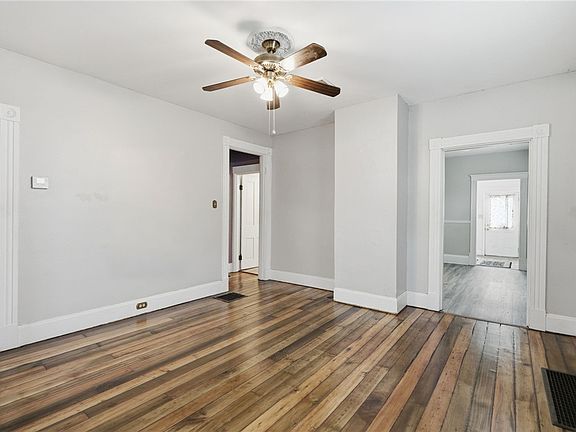 5th image of 1621 Edison Ave