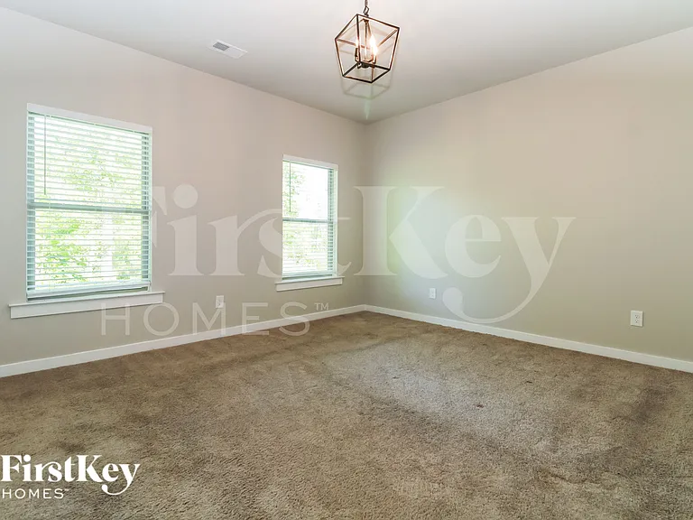 305 Avalon Way — Photo 8