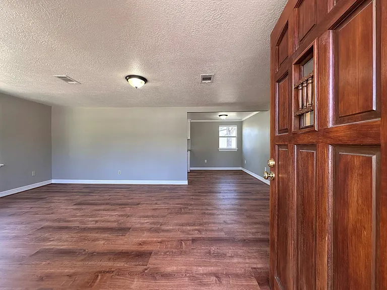 13868 Cedar Hill Dr — Photo 3