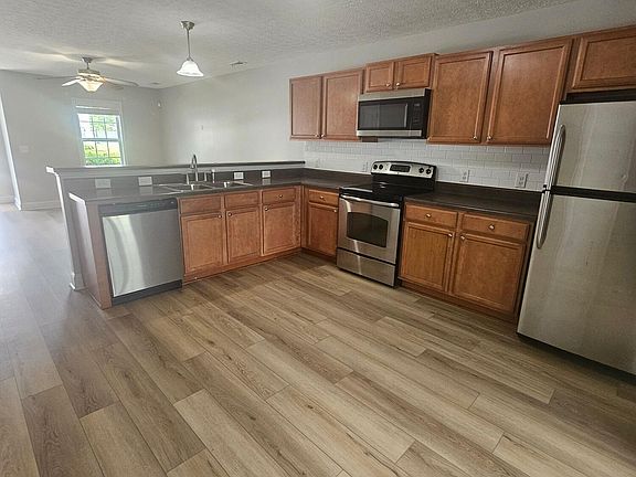 4th image of 515 Cider Hill Road