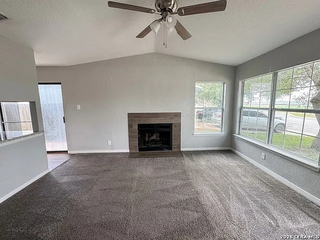 3 bed, 2.0 bath, 988 sqft, $1,400 — Photo 3