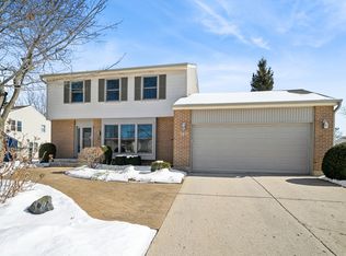 1411 Caren Ct, Buffalo Grove, IL