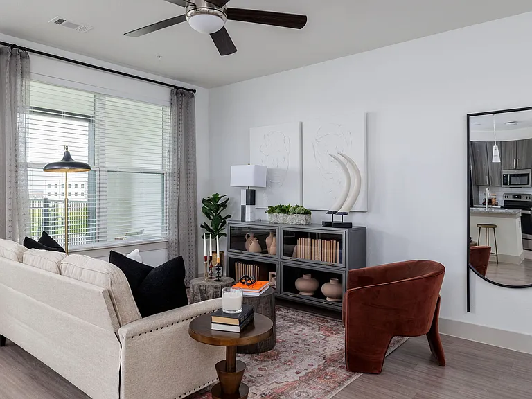 Avelyn San Marcos — Photo 12