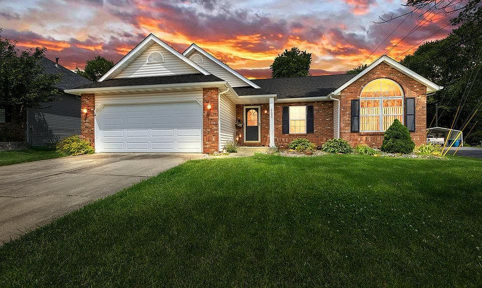 1st image of 2600 Sandstone Dr
