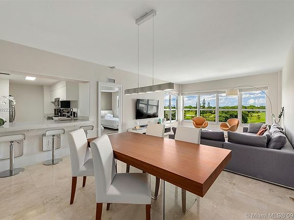 4th image of 9100 W Bay Harbor Dr #6C