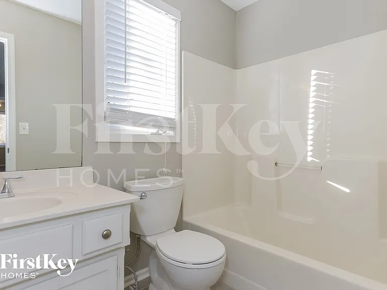 6914 NW Pleasant View Ct — Photo 12
