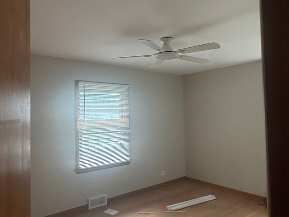 5th image of 33661 N Gages Lake Dr