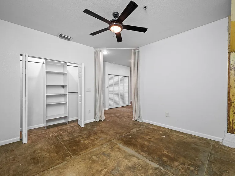 Modern, Industrial Flats in Tampa Heights — Photo 10