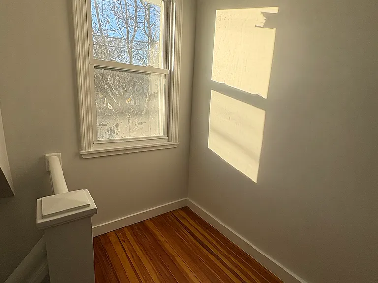 172 Swanson Ave — Photo 15