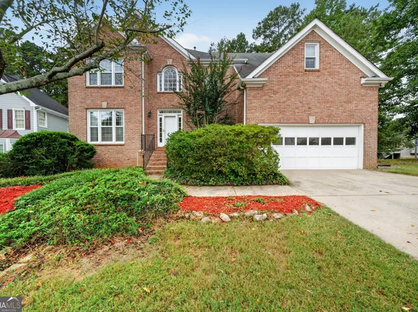 136 Championship Ct, Fayetteville, GA 30215