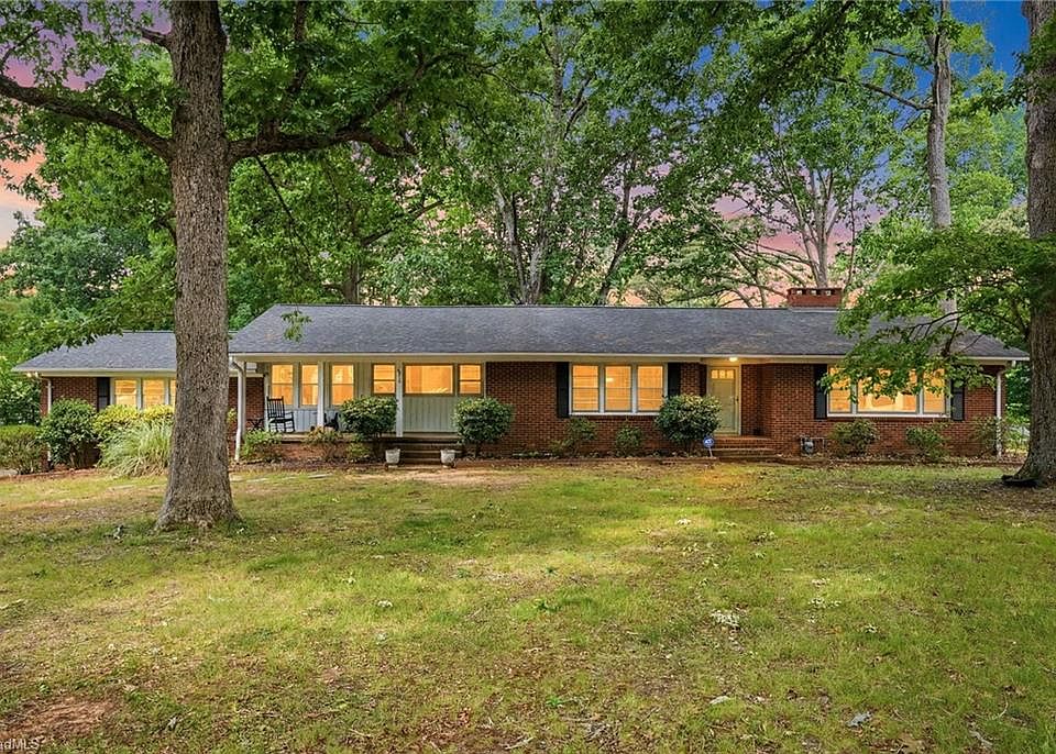 1st image of 411 Arbor Dr