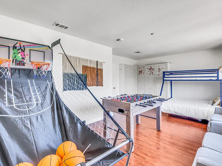 7642 Northrop Dr — Photo 46