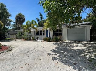 2147 Hyde Park Cir, Sarasota, FL 34239